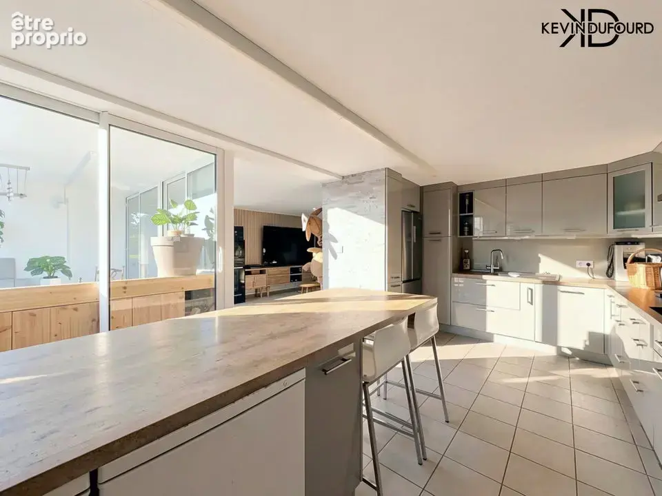 Appartement 5 pièces 110 m² à vendre à Vals-Les-Bains (07600) - photo 3
