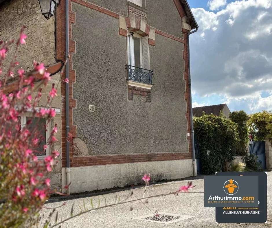 Maison à BOURG-ET-COMIN