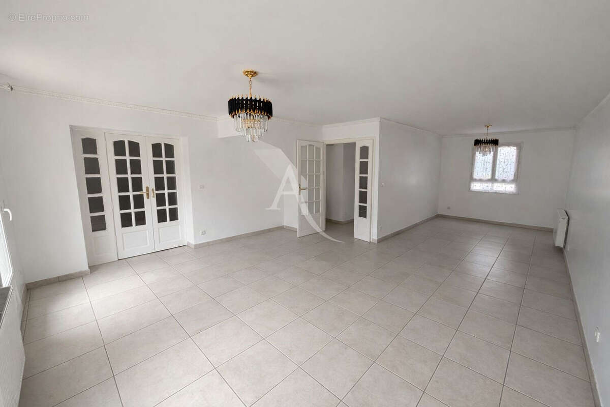 Maison à NEUILLY-PLAISANCE