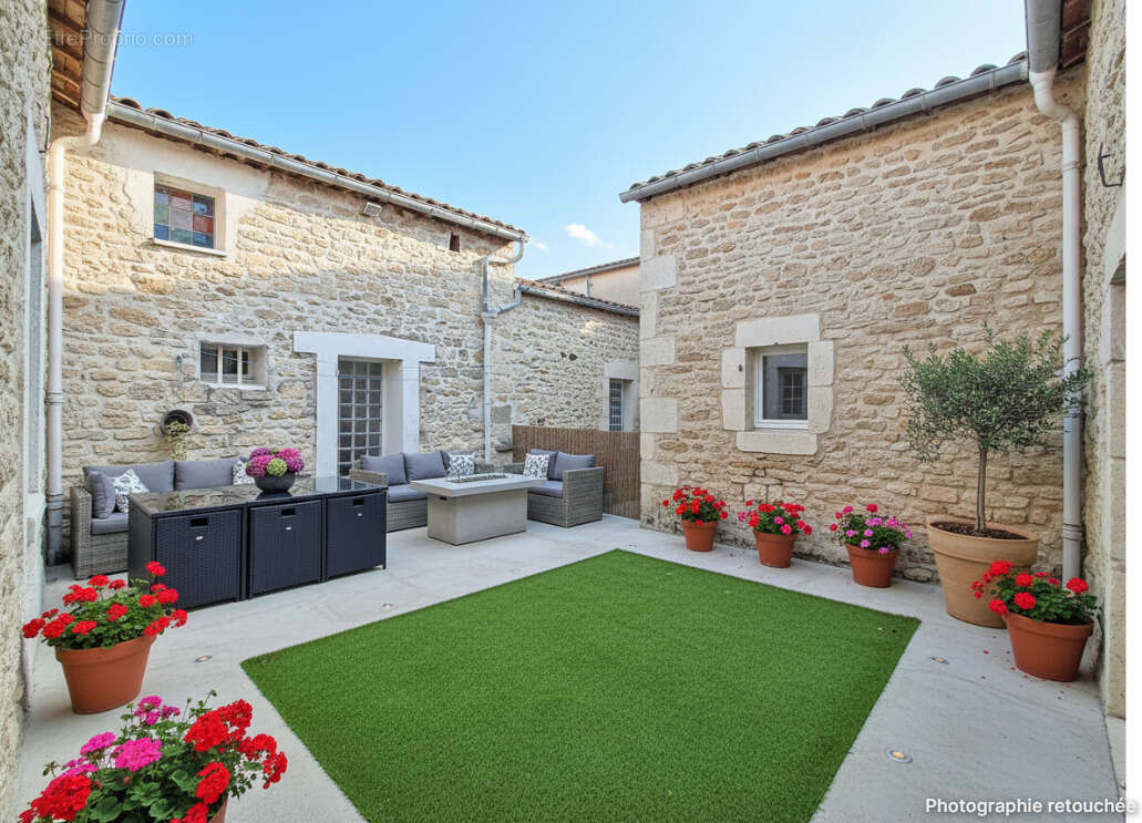 Maison à VILLEVIEILLE