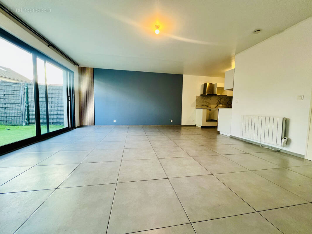 Appartement à LE BLANC-MESNIL