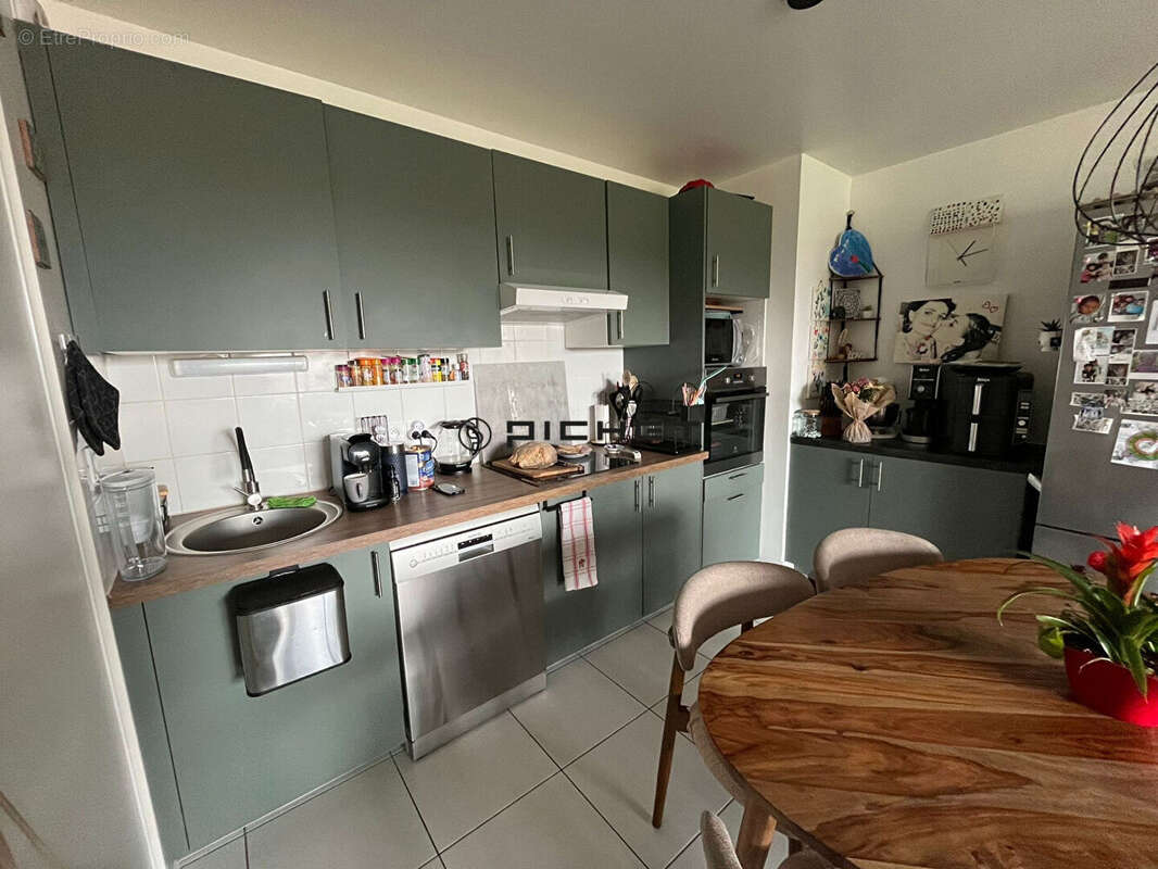 Appartement à CHEVRY
