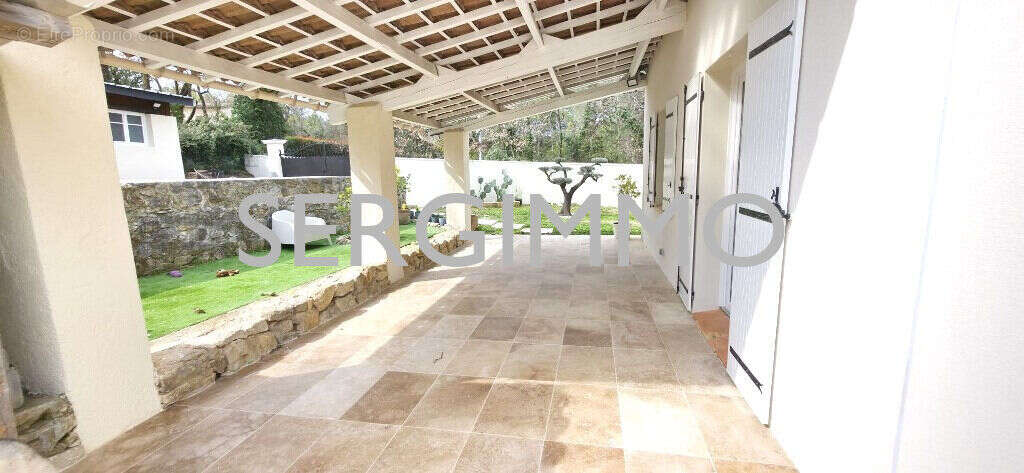 Maison à MONTAUROUX