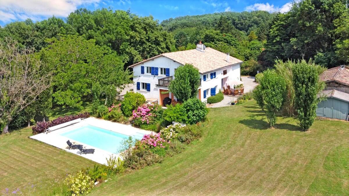 Maison à LAUZUN