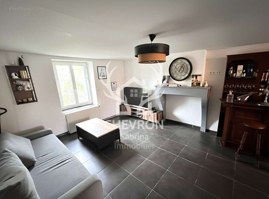 Maison à DOM-LE-MESNIL