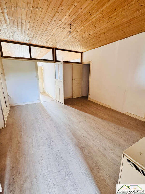 Ensemble immobilier   3 logements existants   Centre-ville de Louhans terrain d'environ 2000 m2 - photo 22