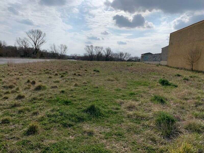Terrain 420 m² à Salinelles  - photo 2