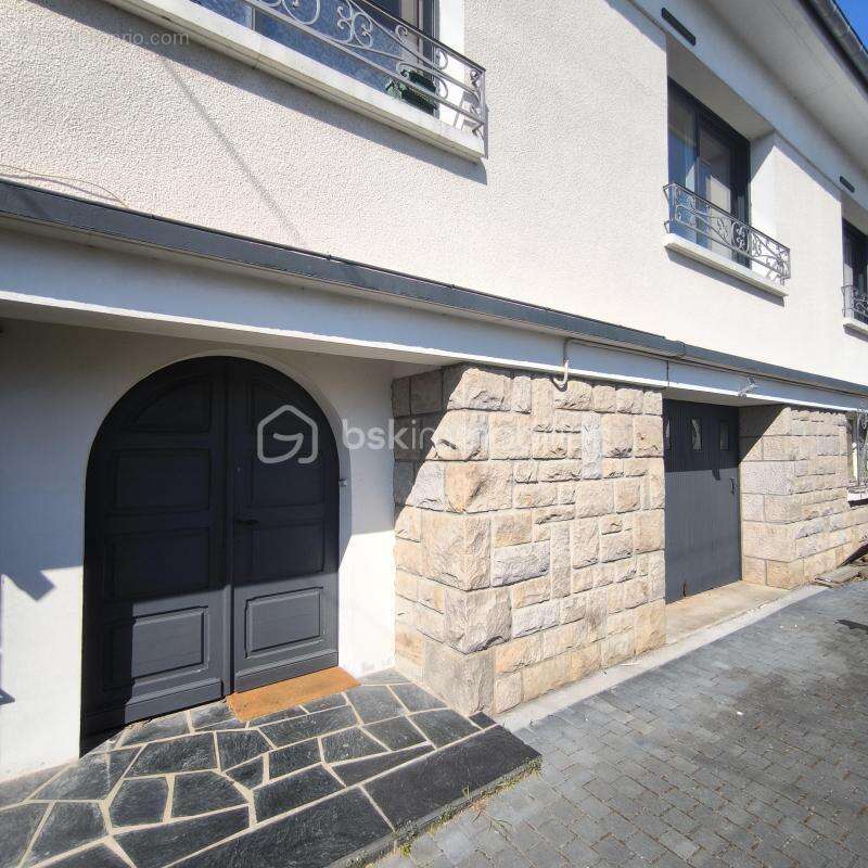 Maison à FOUGERES