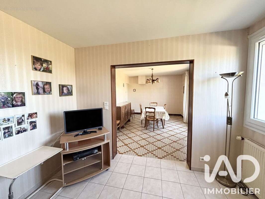 Maison 90 m² à Saint-Gaultier  - photo 5