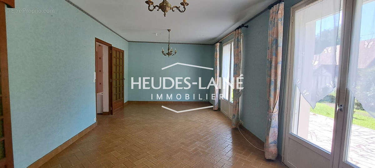 Maison à SAINT-HILAIRE-DU-HARCOUET
