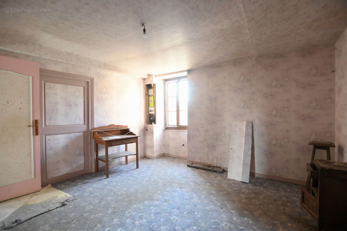 Belle opportunité de rénovation à Gy-l'Évêque - photo 12