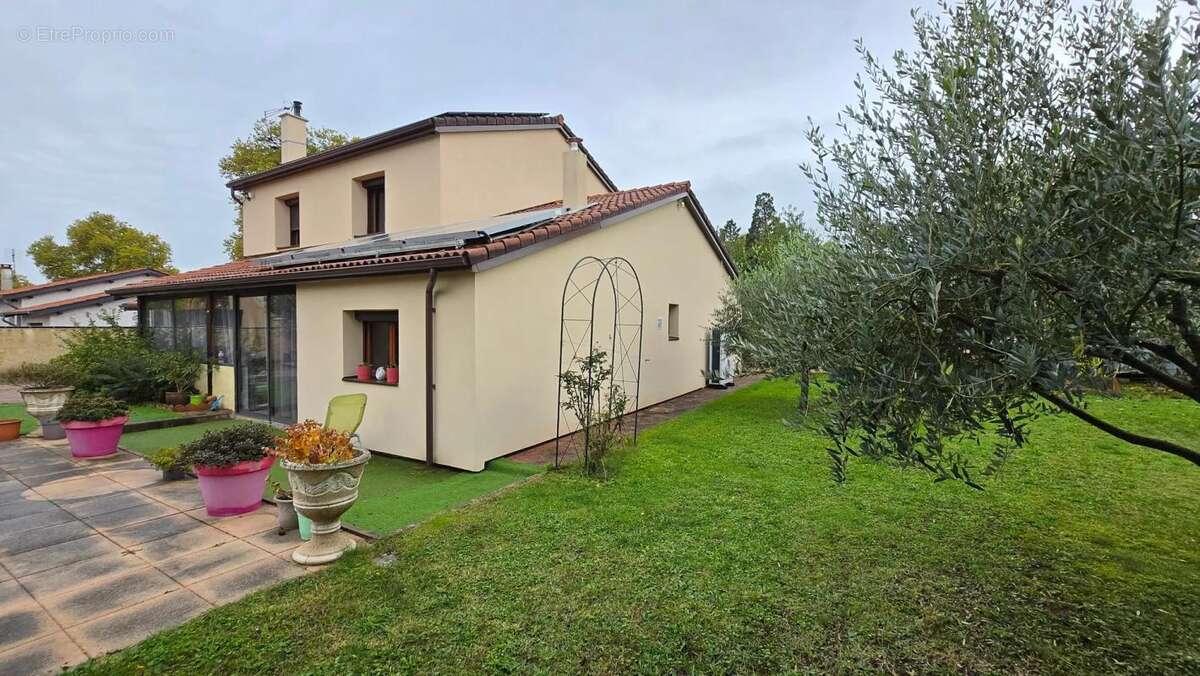 Maison à BELLEVILLE