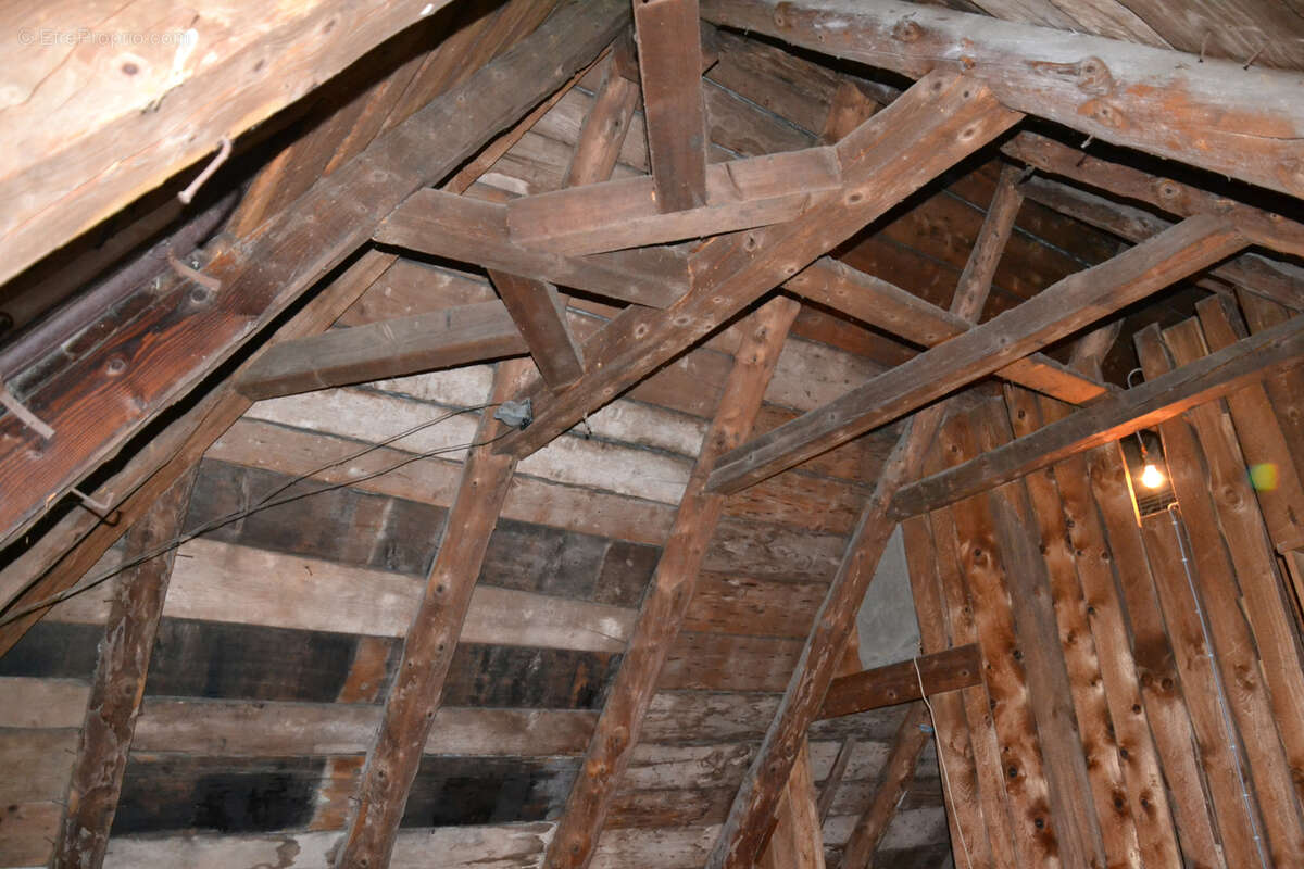 Maison à SAINT-SAUVES-D&#039;AUVERGNE