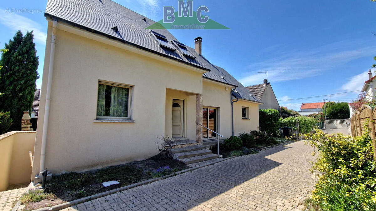 Maison à LE PLESSIS-BOUCHARD