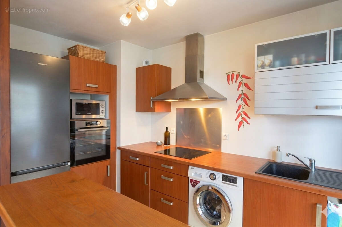 Appartement à COURBEVOIE