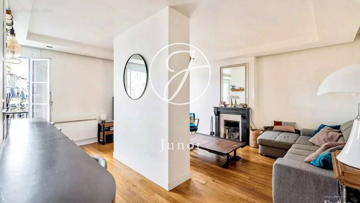 Appartement à PARIS-18E