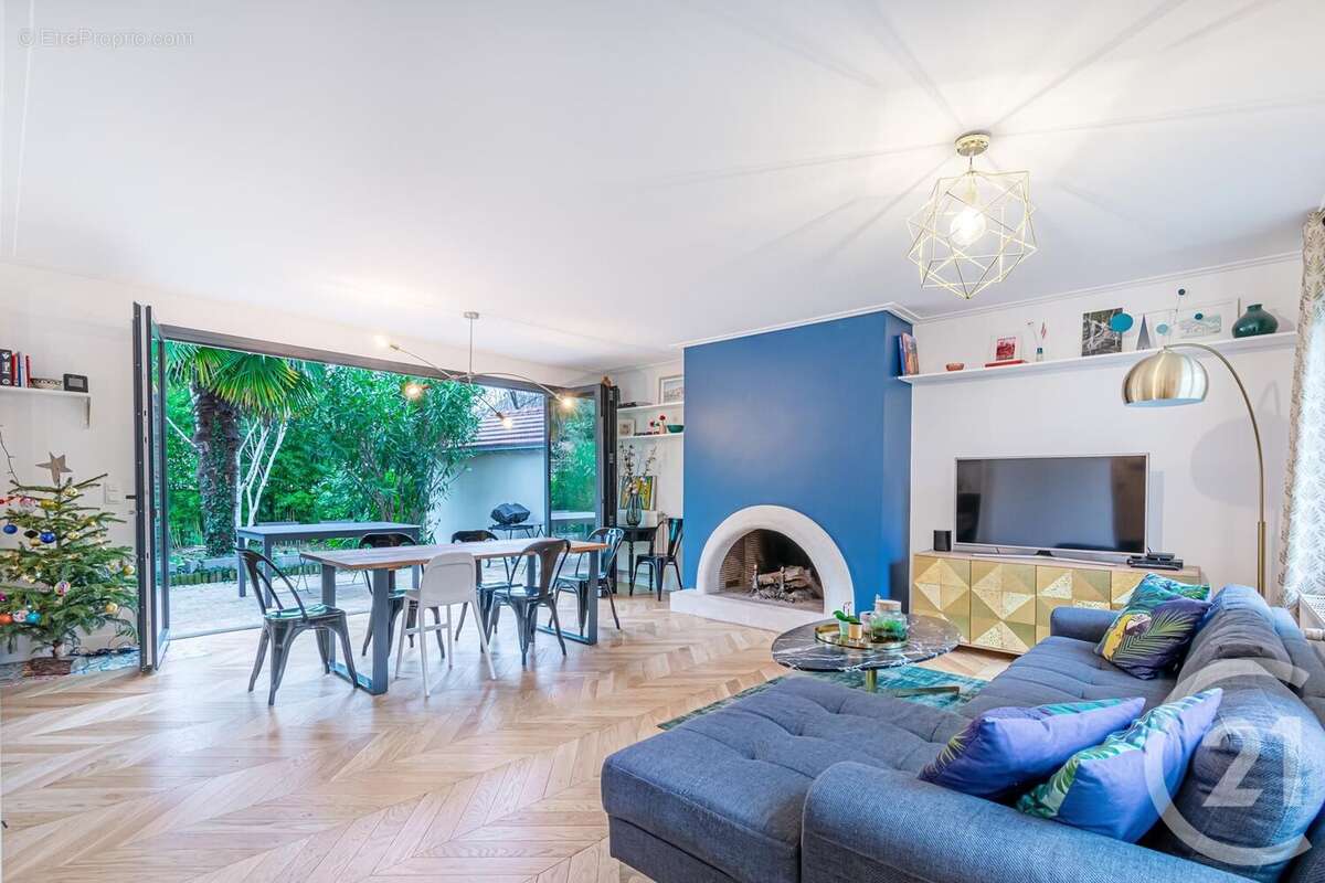 Maison à SAINT-MAUR-DES-FOSSES