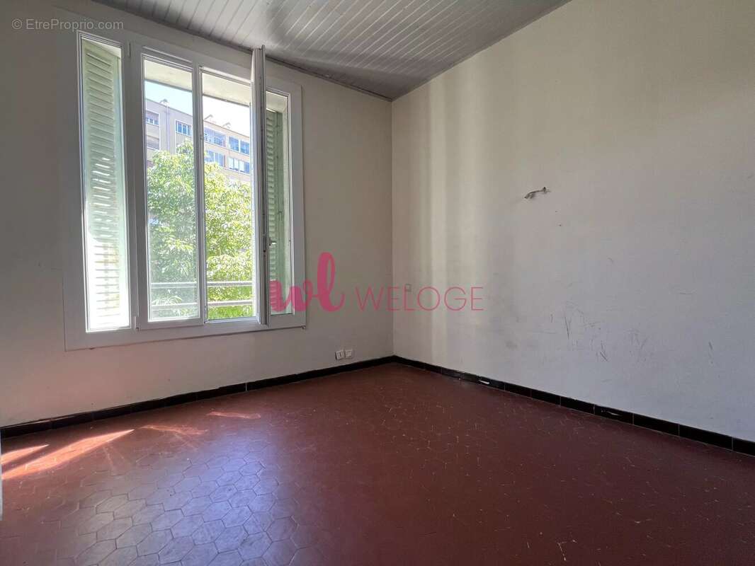 Appartement à MARSEILLE-3E