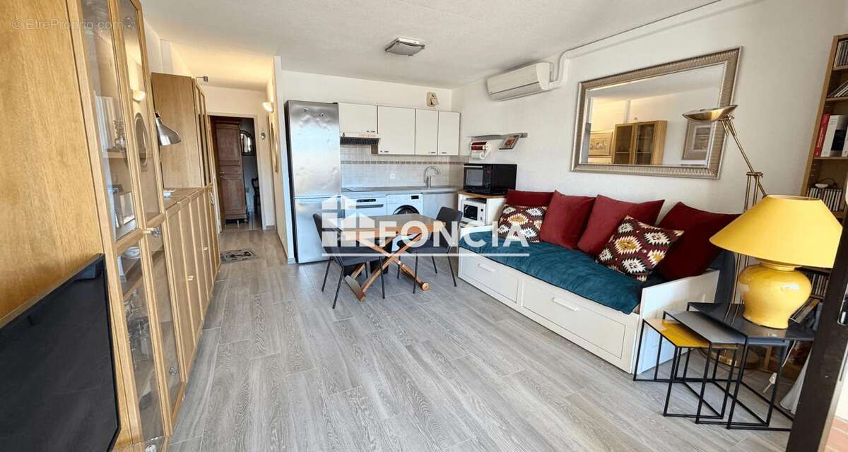 Appartement à SAINT-CYR-SUR-MER