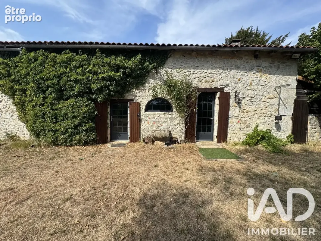 Photo 1 - Maison à LUSSAS-ET-NONTRONNEAU