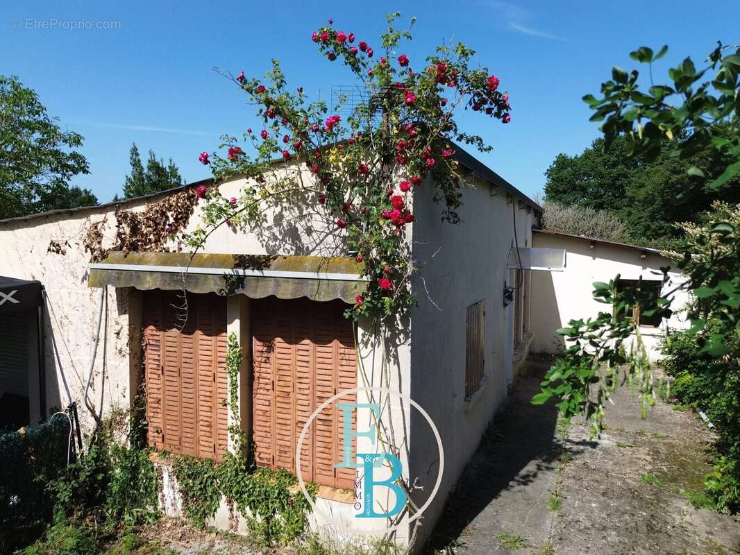 Maison à MEZIDON-CANON