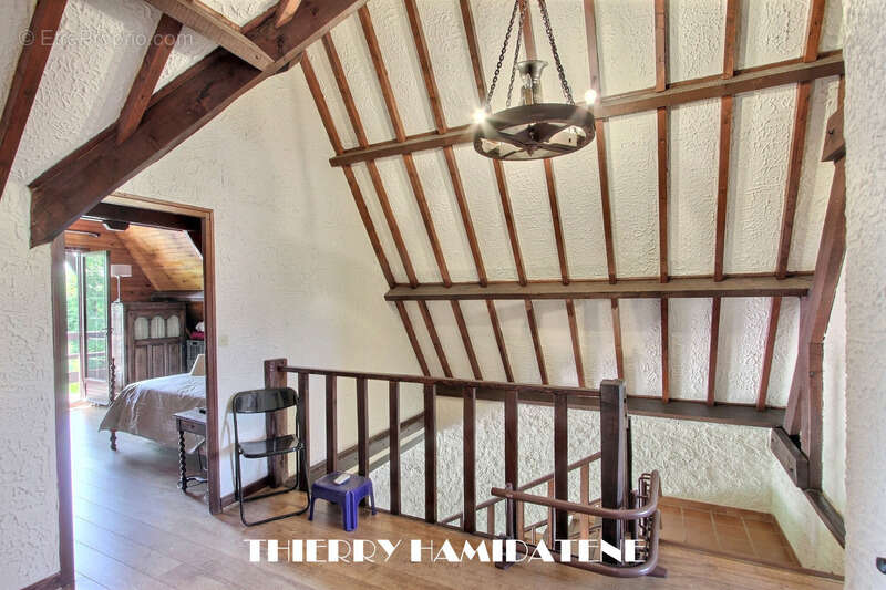 Val notre dame grande et belle maison 140m2 hbt 4 chambres ideal artisan s/sol total  100m2 3m de hauteur s/plafond grand jardin - photo 13