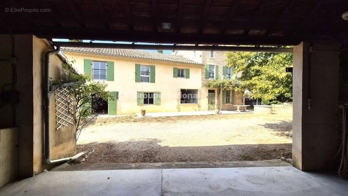 Beaumes de venise mas de caractere sur 2893 m² de terrain - photo 17