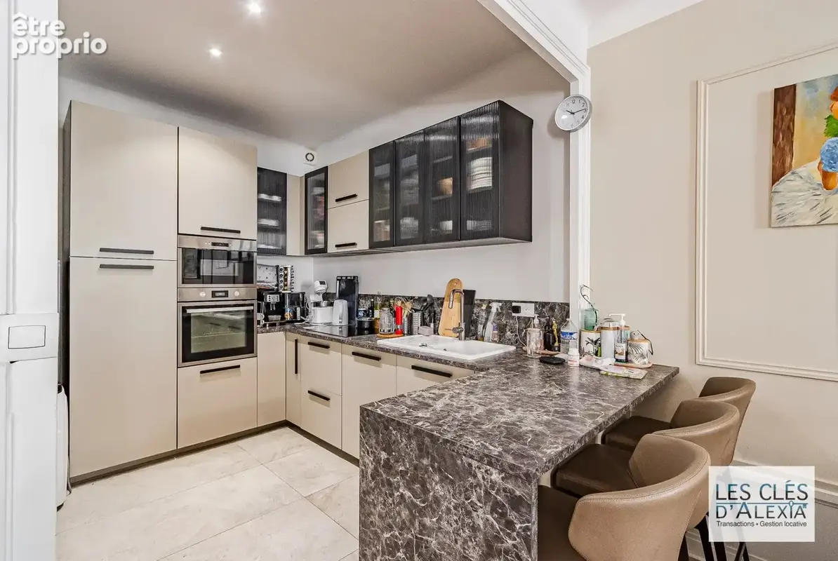 EXCLUSIVITÉ – LYON 6ᵉ SECTEUR FOCH – Appartement de caractère avec balcon, cave et grenier - photo 5