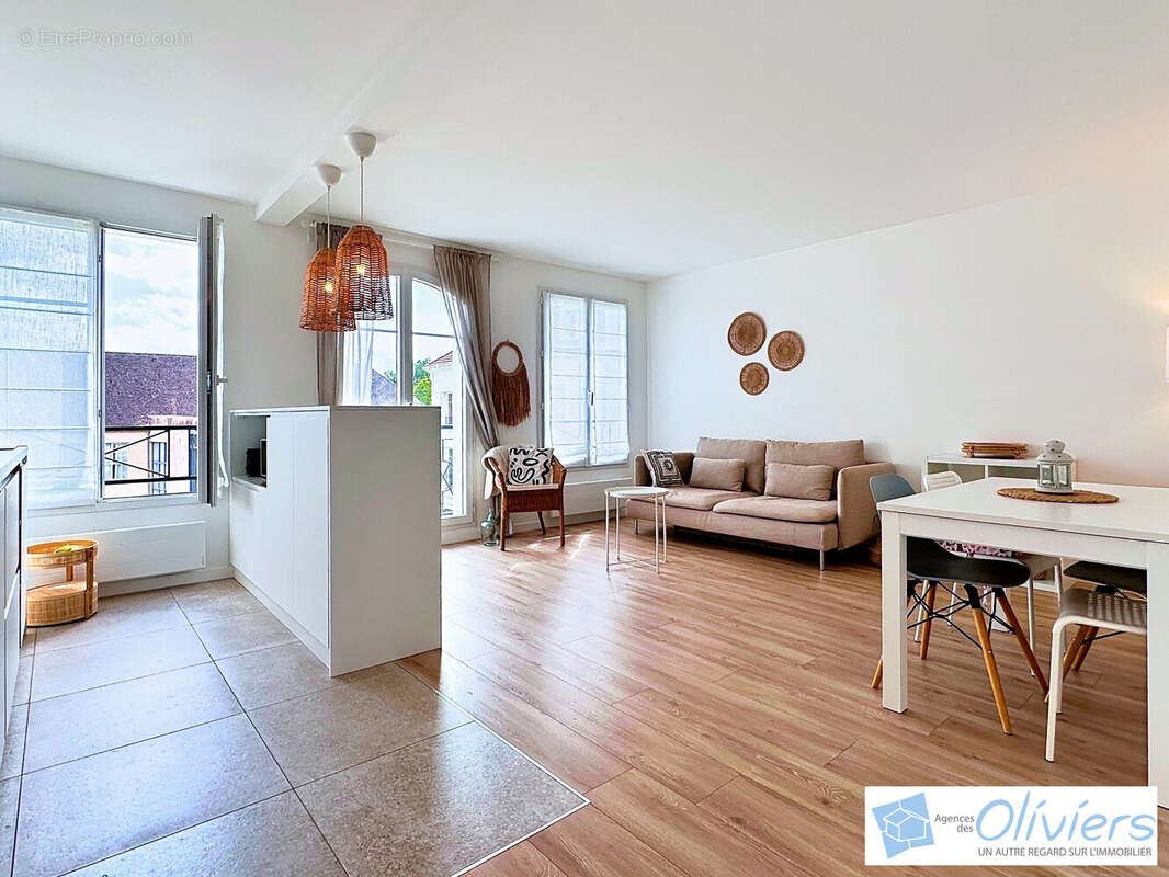 Appartement à VOISINS-LE-BRETONNEUX