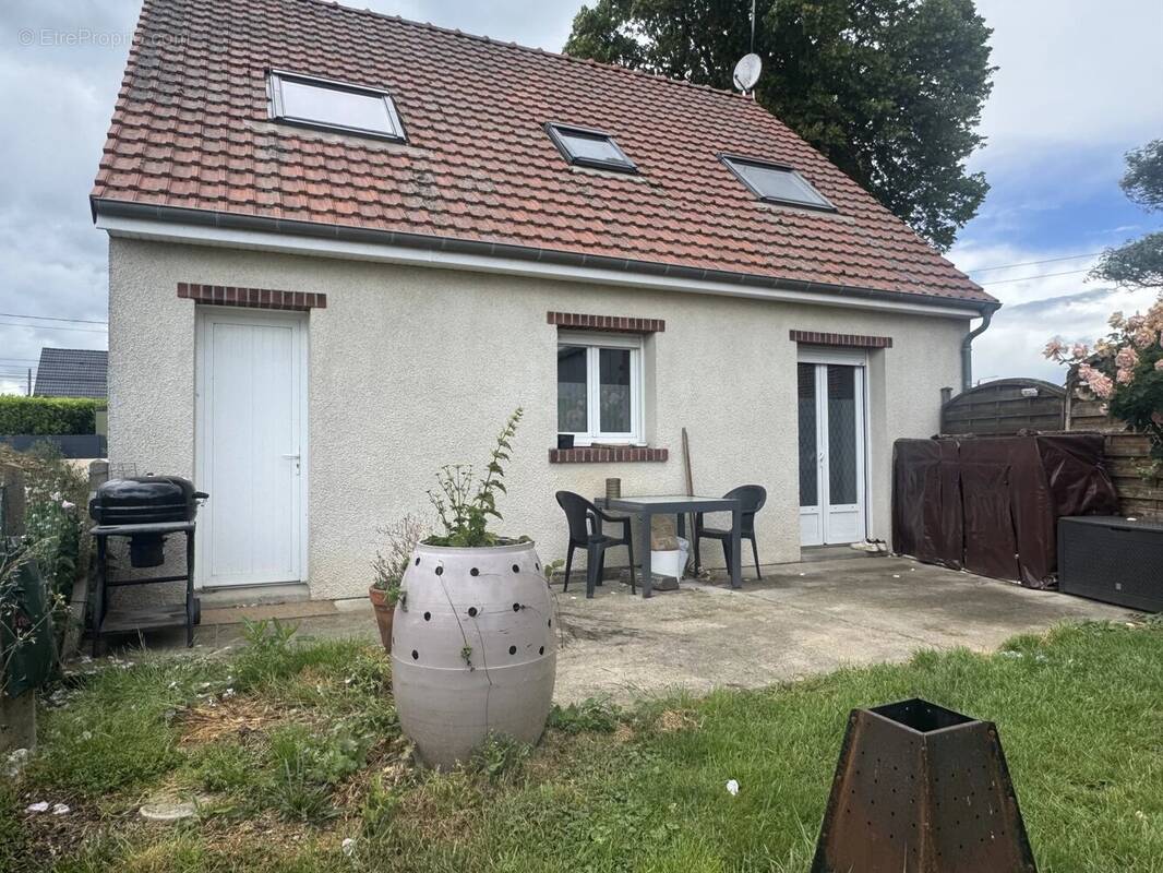 Maison à GENTELLES