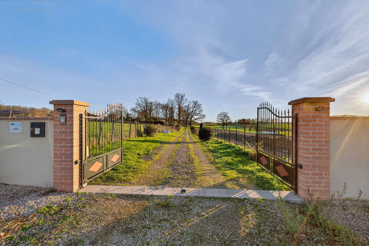 Maison à MONTREVEL-EN-BRESSE