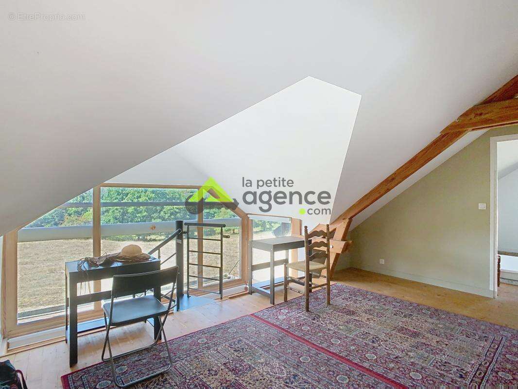 Maison à SAINT-QUENTIN-LA-CHABANNE