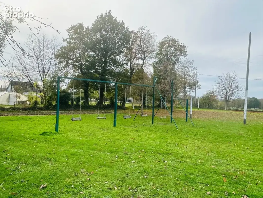 Maison 600 m² à La Meziere  - photo 4