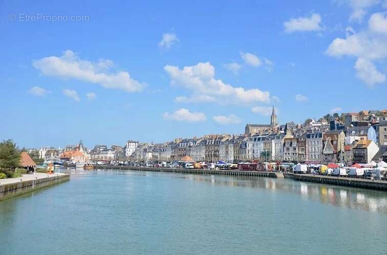 Commerce à TROUVILLE-SUR-MER
