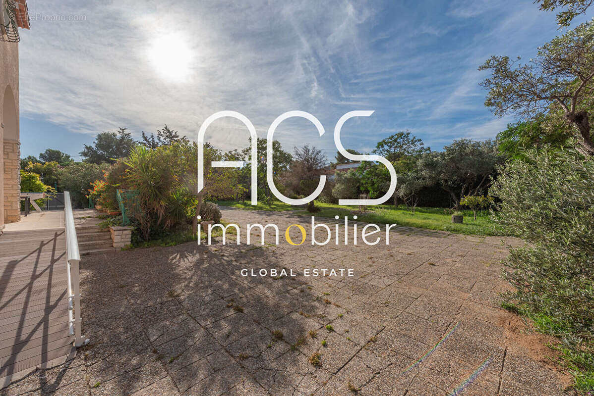 Maison à CHATEAUNEUF-LES-MARTIGUES