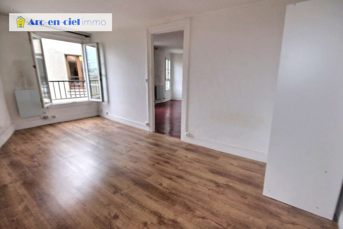 Appartement à PARIS-3E