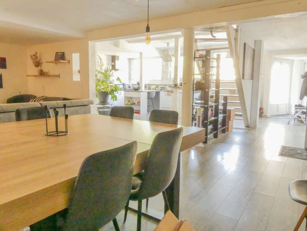Maison de bourg rénovée avec atelier de 65 m2   Le Louroux-Béconnais - photo 6