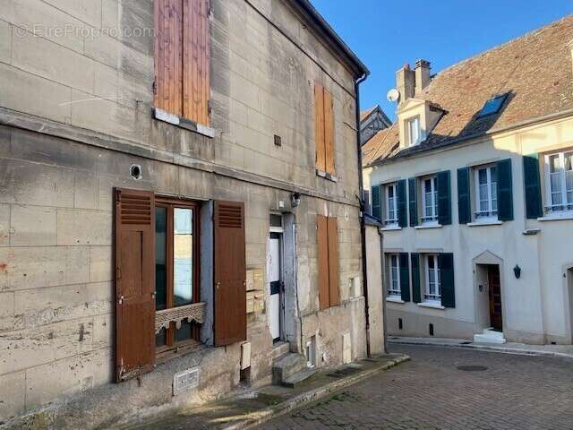 Commerce à MAGNY-EN-VEXIN