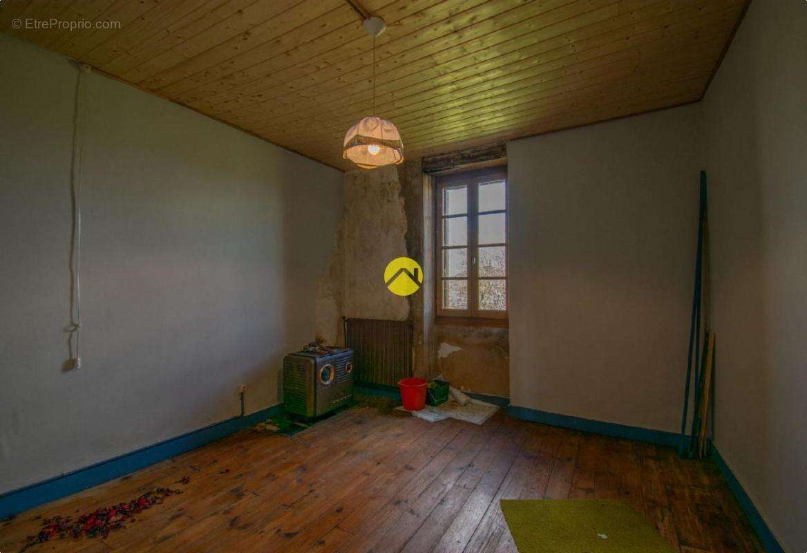 Maison à rénover avec hangar - photo 11