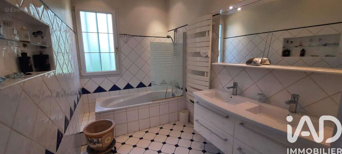 Photo 8 - Maison à LEOGNAN