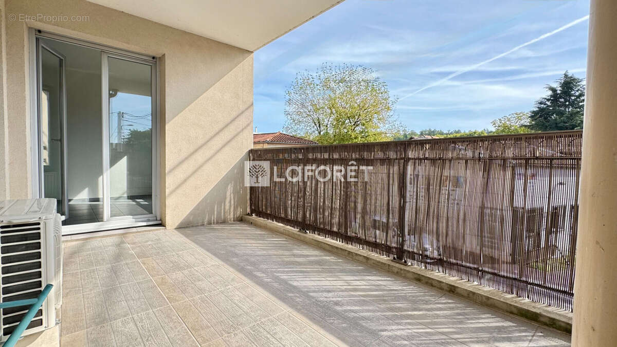 Appartement à L'ARBRESLE