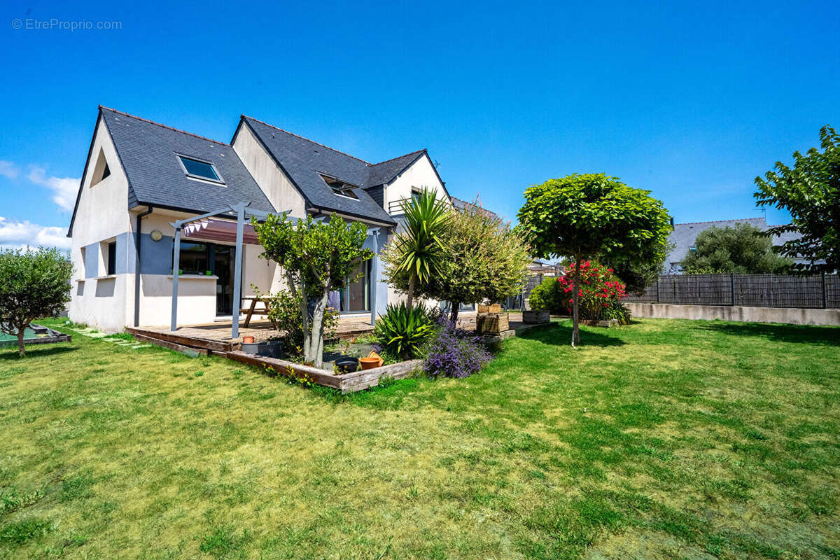 EXCLUSIVITÉ AGENCE DU QUAI - Contemporaine 5 pièce(s) 126.34 m2 sur plus de 630 m² de terrain - photo 18