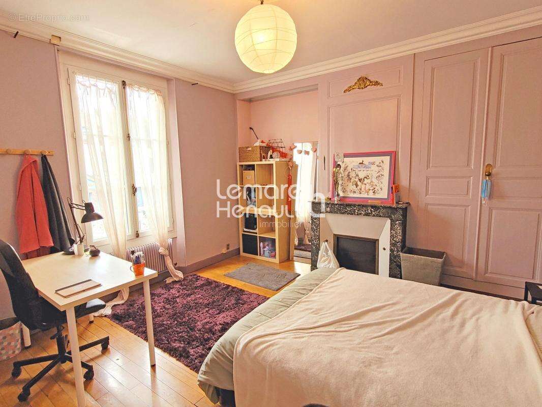 Belle maison bourgeoise 257 m² env avec jardin et garage - photo 10