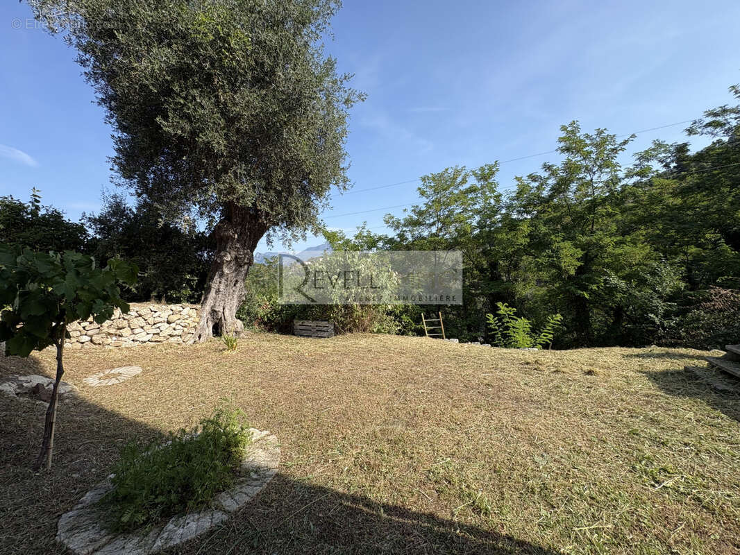Maison à CASTAGNIERS