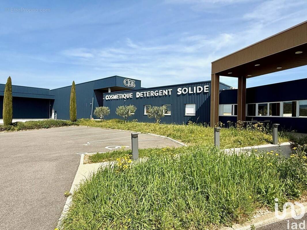 Photo 1 - Commerce à MALATAVERNE