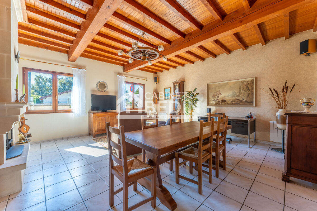 Maison à BLANQUEFORT