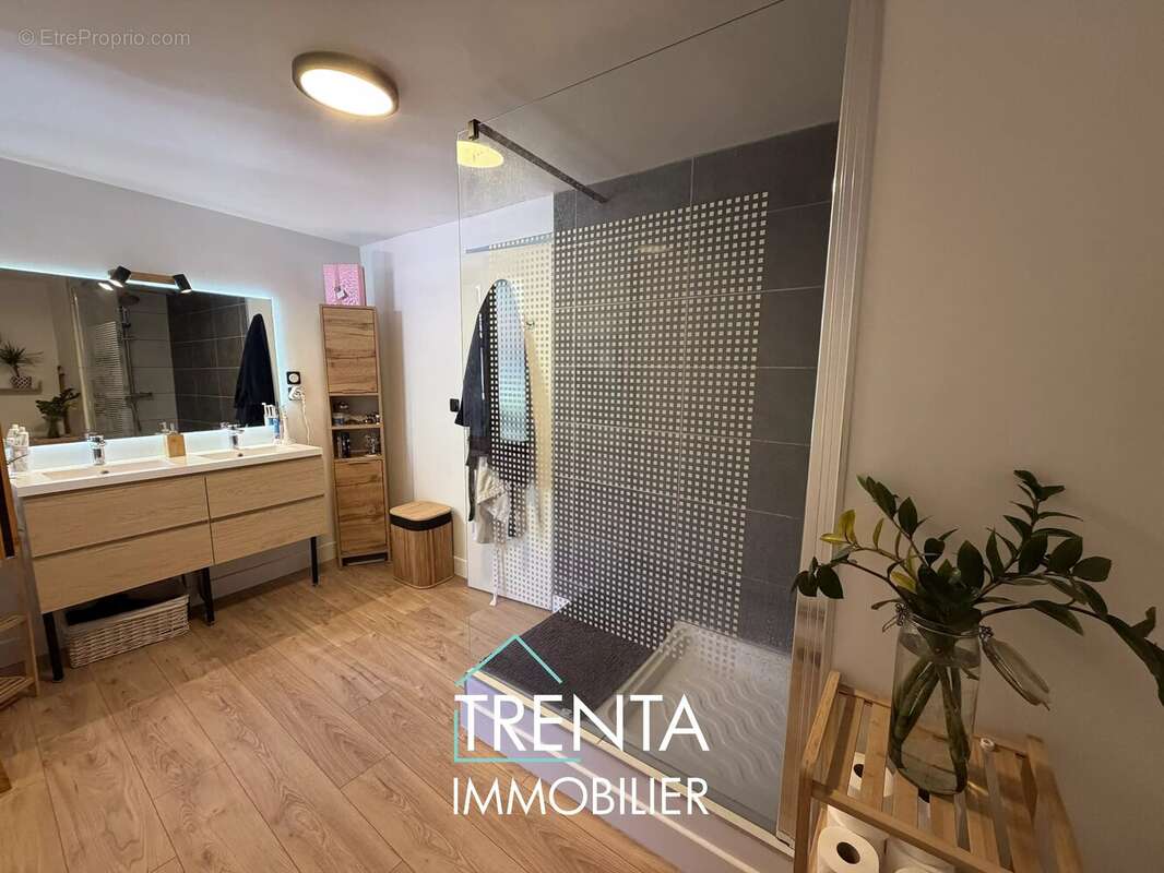 Maison à SAINT-JEAN-DE-MOIRANS