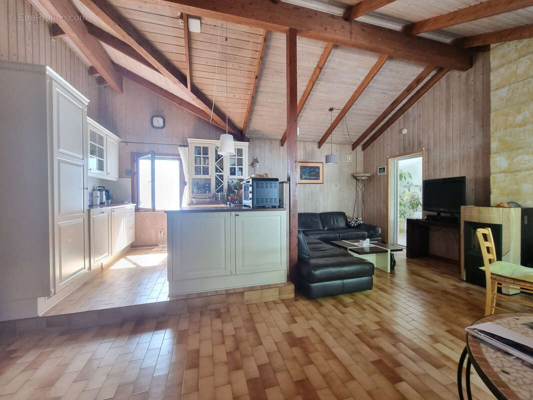 Maison à REGUSSE