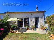 Maison à CHENAC-SAINT-SEURIN-D'UZET