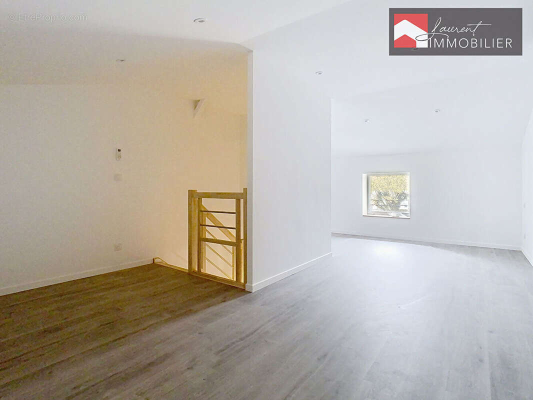 Maison à PONT-DE-VAUX